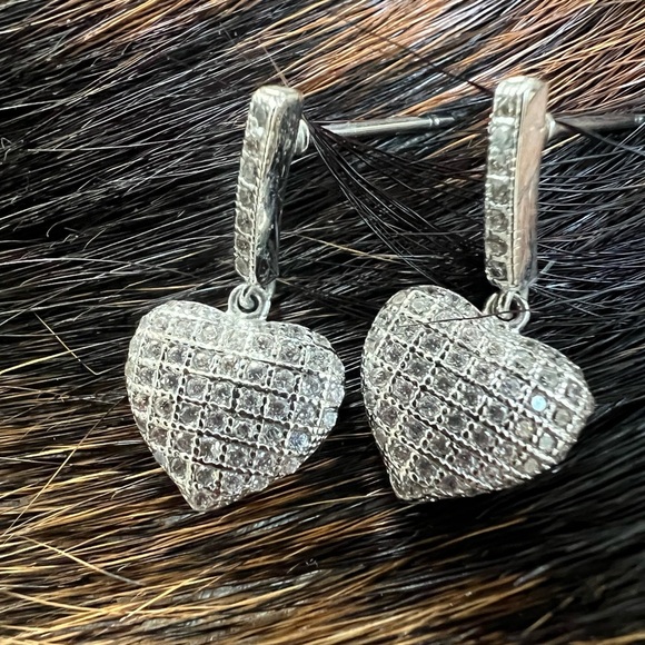Silver Pave Heart Earrings New - Picture 3 of 6